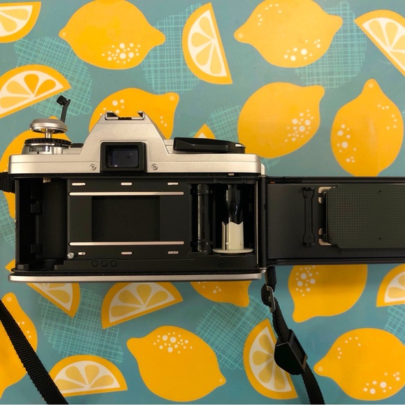 Minolta X-370 (X-300 in Europe) - Picture 4 of 11